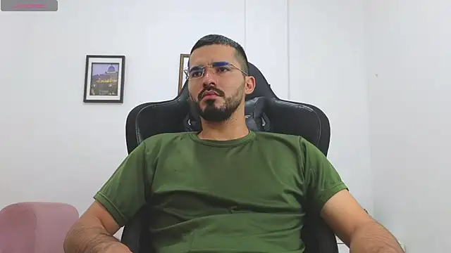 Massimoo 07 online show from 12-17-25, 06:25