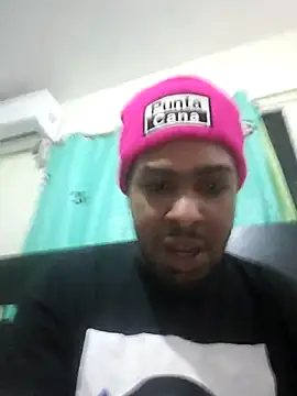 Snapshot of Hauterdam chatting on 12-24-24, 12:11 Hauterdam online show from 12-24-24, 12:11