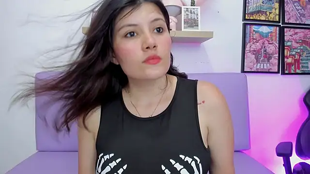 Snapshot of Carolina_Burninng chatting on 10-06-25, 08:28 Carolina Burninng online show from 10-06-25, 08:28