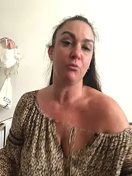 Snapshot of BELLAMORGANE1 chatting on 10-14-25, 03:24 BELLAMORGANE1 online show from 10-14-25, 03:24