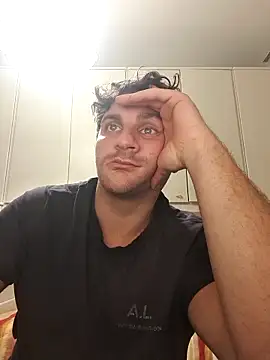 Snapshot of michemichemiche8 chatting on 10-15-25, 05:13 michemichemiche8 online show from 10-15-25, 05:13