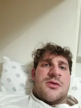 Snapshot of michemichemiche8 chatting on 11-14-25, 09:46 michemichemiche8 online show from 11-14-25, 09:46