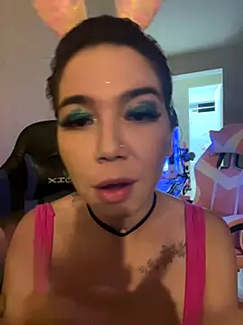 Snapshot of StarSex22 chatting on 10-29-25, 04:48 StarSex22 online show from 10-29-25, 04:48