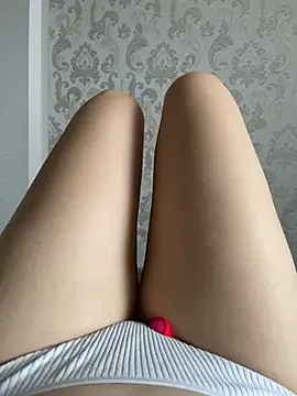 mersedas3 online show from 12-28-24, 12:03