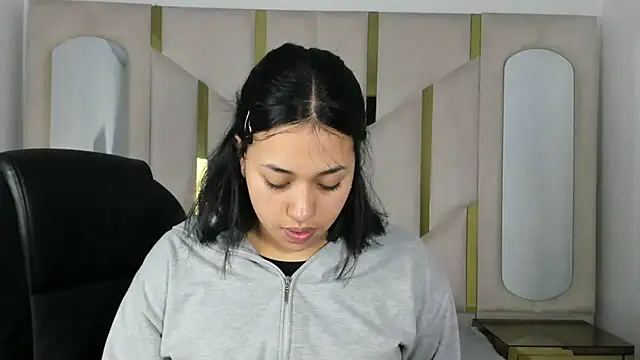 IsabellRodriguez18 online show from 09-12-25, 03:28