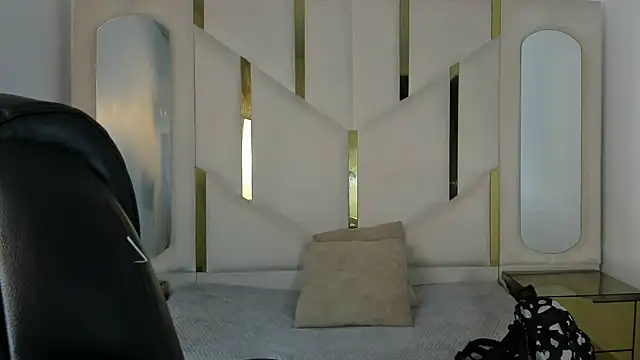 IsabellRodriguez18 online show from 10-17-25, 12:47