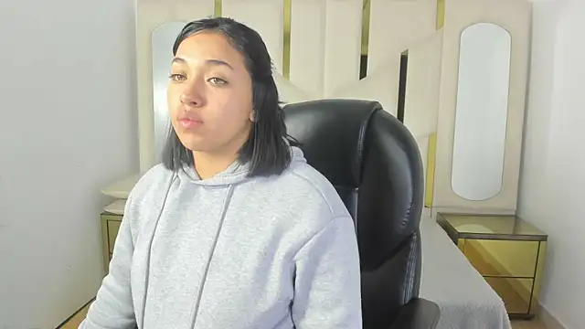 IsabellRodriguez18 online show from 12-18-25, 03:56