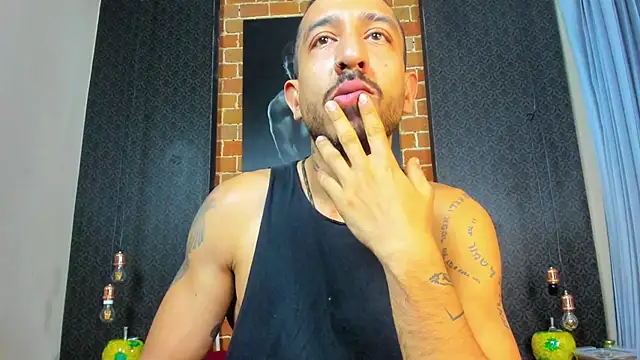 Snapshot of AntonAndSofii chatting on 01-29-25, 03:22 AntonAndSofii online show from 01-29-25, 03:22