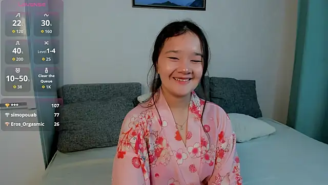 Snapshot of Maekko chatting on 10-17-25, 07:49 Maekko online show from 10-17-25, 07:49