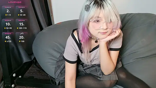 Yu UwU  online show from 01-18-26, 01:48