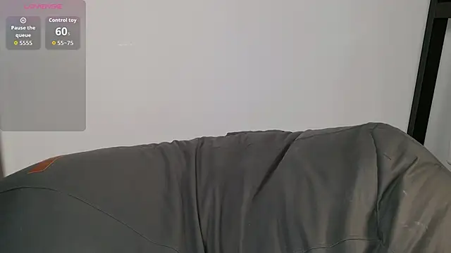 Yu UwU  online show from 02-07-26, 01:59