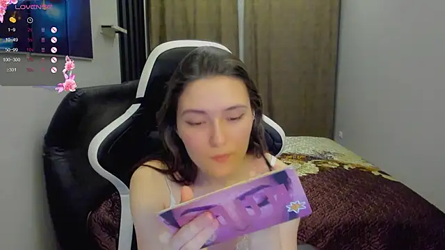 Snapshot of niki_cutes chatting on 02-01-26, 01:15 niki cutes online show from 02-01-26, 01:15