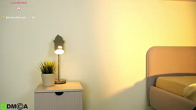 Snapshot of LittleOriana chatting on 02-01-25, 10:34 LittleOriana online show from 02-01-25, 10:34