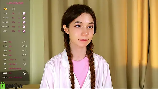 Snapshot of LittleOriana chatting on 02-10-25, 01:14 LittleOriana online show from 02-10-25, 01:14