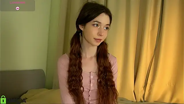 Snapshot of LittleOriana chatting on 02-13-25, 08:34 LittleOriana online show from 02-13-25, 08:34