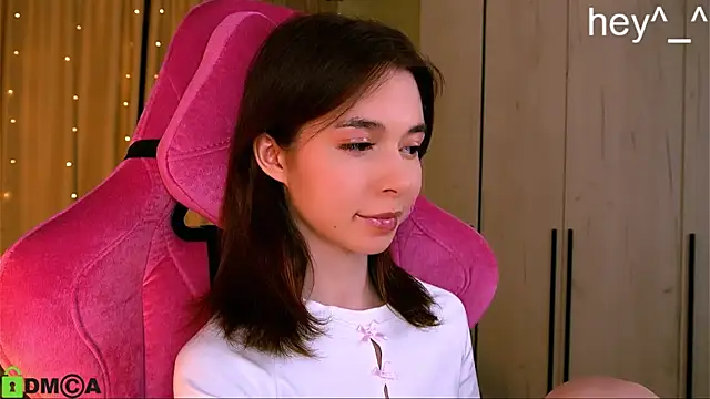 Snapshot of LittleOriana chatting on 03-07-25, 10:54 LittleOriana online show from 03-07-25, 10:54