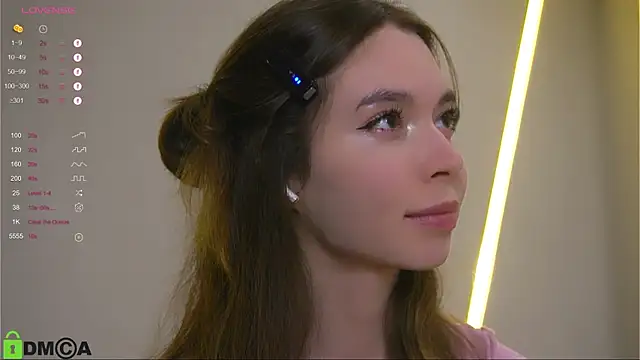 Snapshot of LittleOriana chatting on 09-19-25, 12:56 LittleOriana online show from 09-19-25, 12:56