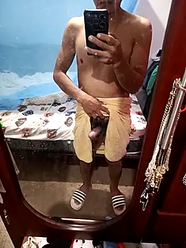 Snapshot of elmazitogrande chatting on 10-16-25, 02:23 elmazitogrande online show from 10-16-25, 02:23