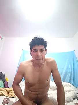 Snapshot of elmazitogrande chatting on 10-17-25, 12:47 elmazitogrande online show from 10-17-25, 12:47