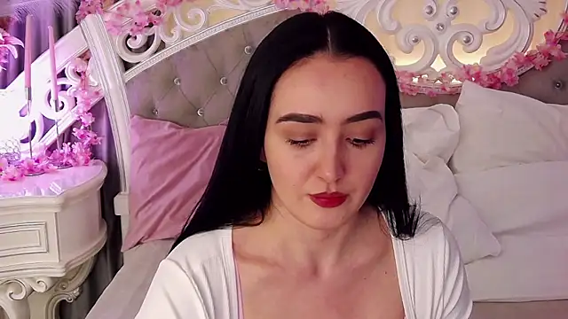 KimKhallifa online show from 02-15-26, 05:37