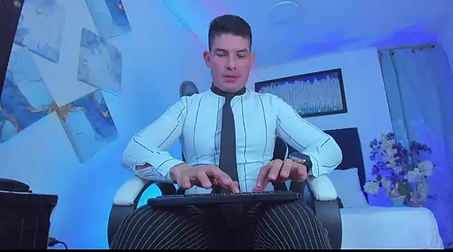 Snapshot of Andrewstelle_coleman chatting on 03-05-25, 02:03 Andrewstelle coleman online show from 03-05-25, 02:03