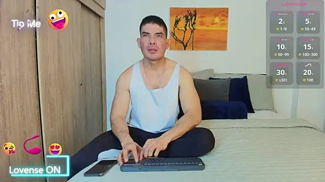 Snapshot of Andrewstelle_coleman chatting on 09-09-25, 02:44 Andrewstelle coleman online show from 09-09-25, 02:44