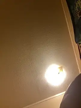 Snapshot of 87Mac87 chatting on 12-20-25, 04:41 87Mac87 online show from 12-20-25, 04:41