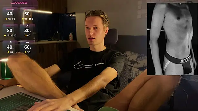 Leonnextdoor online show from 02-12-26, 06:25