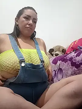 Alexiaysteve online show from 03-04-25, 04:17