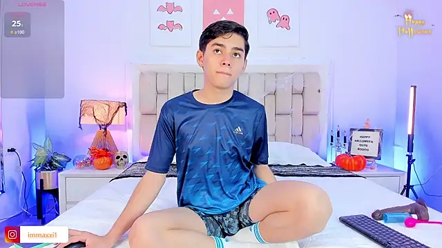 Maxi little online show from 10-15-25, 09:04