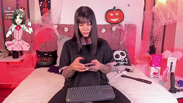 Nathalia Stone online show from 10-26-25, 12:55