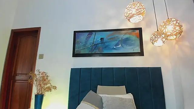 Snapshot of EloiseQuinn chatting on 09-29-25, 01:05 EloiseQuinn online show from 09-29-25, 01:05