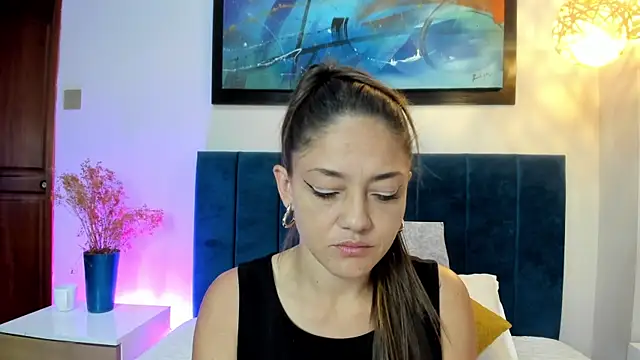 EloiseQuinn online show from 12-18-25, 02:34