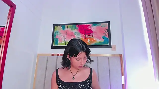 LuciaFerrero online show from 02-06-25, 06:13