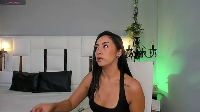 MAGIC AURORAA online show from 02-10-25, 12:18