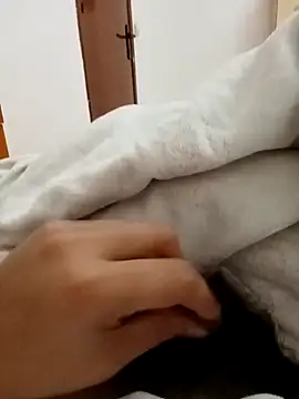 Snapshot of mauri200 chatting on 12-27-24, 09:43 mauri200 online show from 12-27-24, 09:43