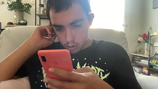 Snapshot of mauri200 chatting on 09-29-25, 10:09 mauri200 online show from 09-29-25, 10:09