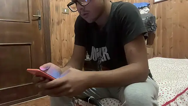 Snapshot of mauri200 chatting on 10-01-25, 02:39 mauri200 online show from 10-01-25, 02:39