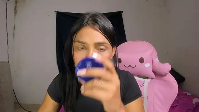 Miss noah18 online show from 10-15-25, 09:48