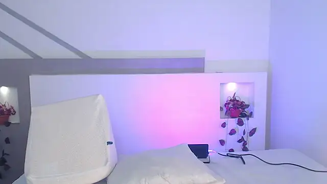 Snapshot of VenusEvans1 chatting on 02-19-25, 12:14 VenusEvans1 online show from 02-19-25, 12:14