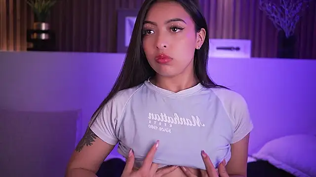 Snapshot of Camila_dupont chatting on 11-14-25, 03:38 Camila dupont online show from 11-14-25, 03:38