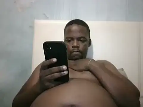 Snapshot of ThamiXX chatting on 01-12-25, 11:04 ThamiXX online show from 01-12-25, 11:04