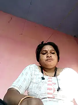 Snapshot of Aadhya_Bahri chatting on 01-24-25, 03:43 Aadhya Bahri online show from 01-24-25, 03:43