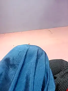 Snapshot of Aadhya_Bahri chatting on 01-25-25, 08:10 Aadhya Bahri online show from 01-25-25, 08:10