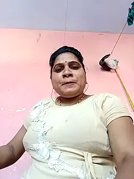 Snapshot of Aadhya_Bahri chatting on 01-26-25, 06:49 Aadhya Bahri online show from 01-26-25, 06:49