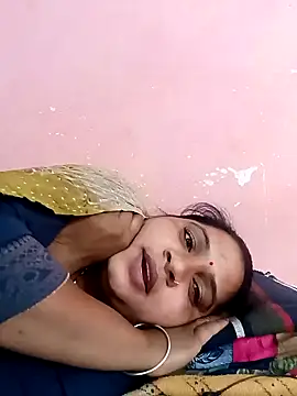 Snapshot of Aadhya_Bahri chatting on 02-09-25, 04:14 Aadhya Bahri online show from 02-09-25, 04:14