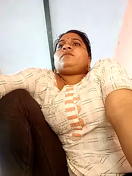 Snapshot of Aadhya_Bahri chatting on 02-10-25, 03:35 Aadhya Bahri online show from 02-10-25, 03:35