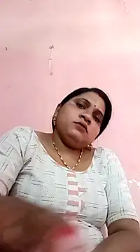Snapshot of Aadhya_Bahri chatting on 02-10-25, 10:53 Aadhya Bahri online show from 02-10-25, 10:53