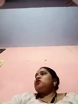 Snapshot of Aadhya_Bahri chatting on 02-10-25, 02:16 Aadhya Bahri online show from 02-10-25, 02:16