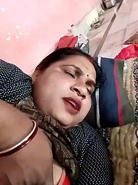 Snapshot of Aadhya_Bahri chatting on 02-14-25, 09:13 Aadhya Bahri online show from 02-14-25, 09:13
